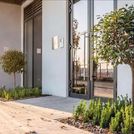 Waterfront Lux Апартаменты